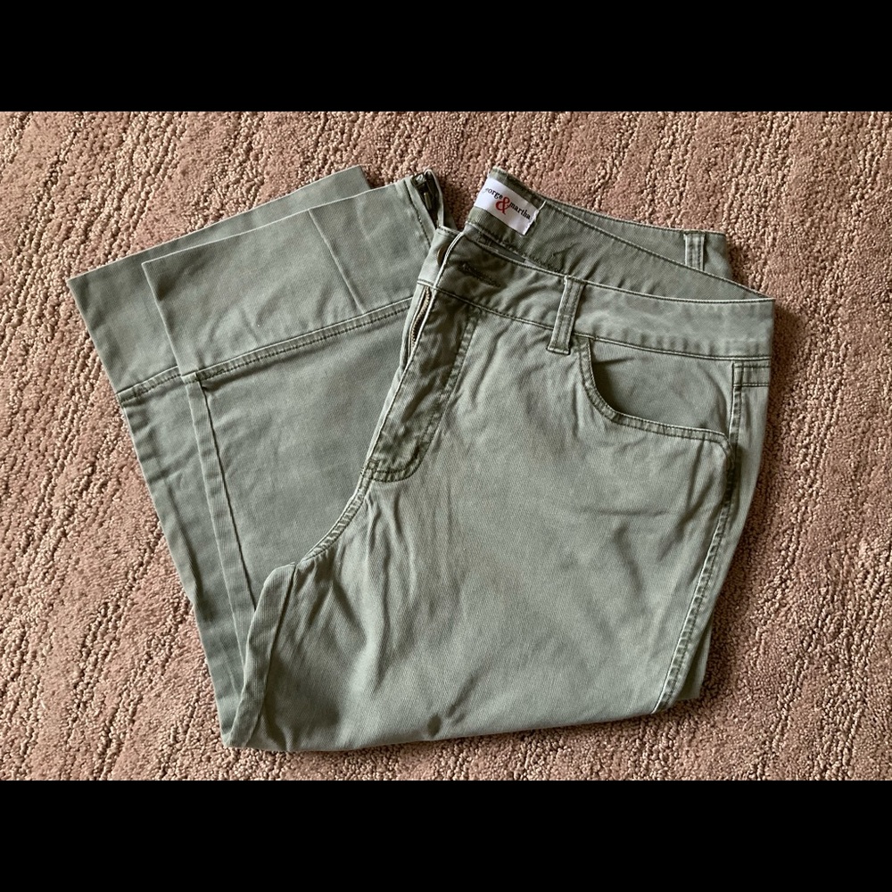 Women’s size 14 Capris